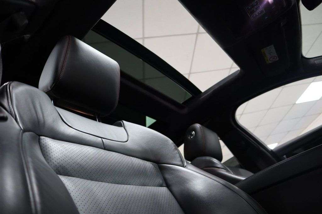 A 2018 JAGUAR XJ 3.0d V6 R-Sport Saloon 4dr Diesel Auto Euro 6 (s/s) (300 ps) STUNNING XJ JA A 2018 JAGUAR XJ 3.0d V6 R-Sport Saloon 4dr Diesel Auto Euro 6 (s/s) (300 ps) STUNNING XJ JA