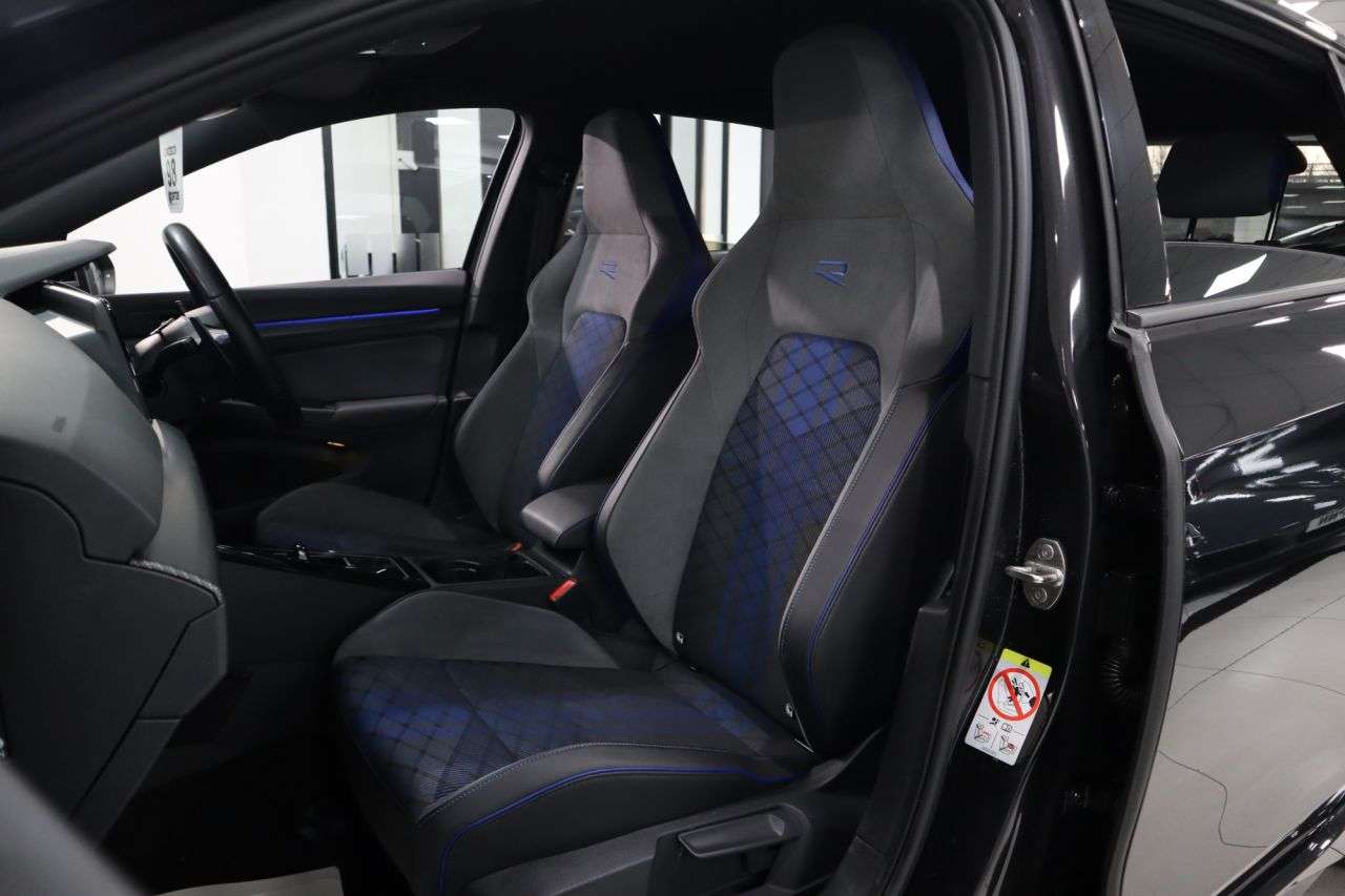 A 2022 VOLKSWAGEN GOLF 2.0 TSI R Hatchback 5dr Petrol DSG 4Motion Euro 6 (s/s) (320 ps) FANTASTIC A 2022 VOLKSWAGEN GOLF 2.0 TSI R Hatchback 5dr Petrol DSG 4Motion Euro 6 (s/s) (320 ps) FANTASTIC