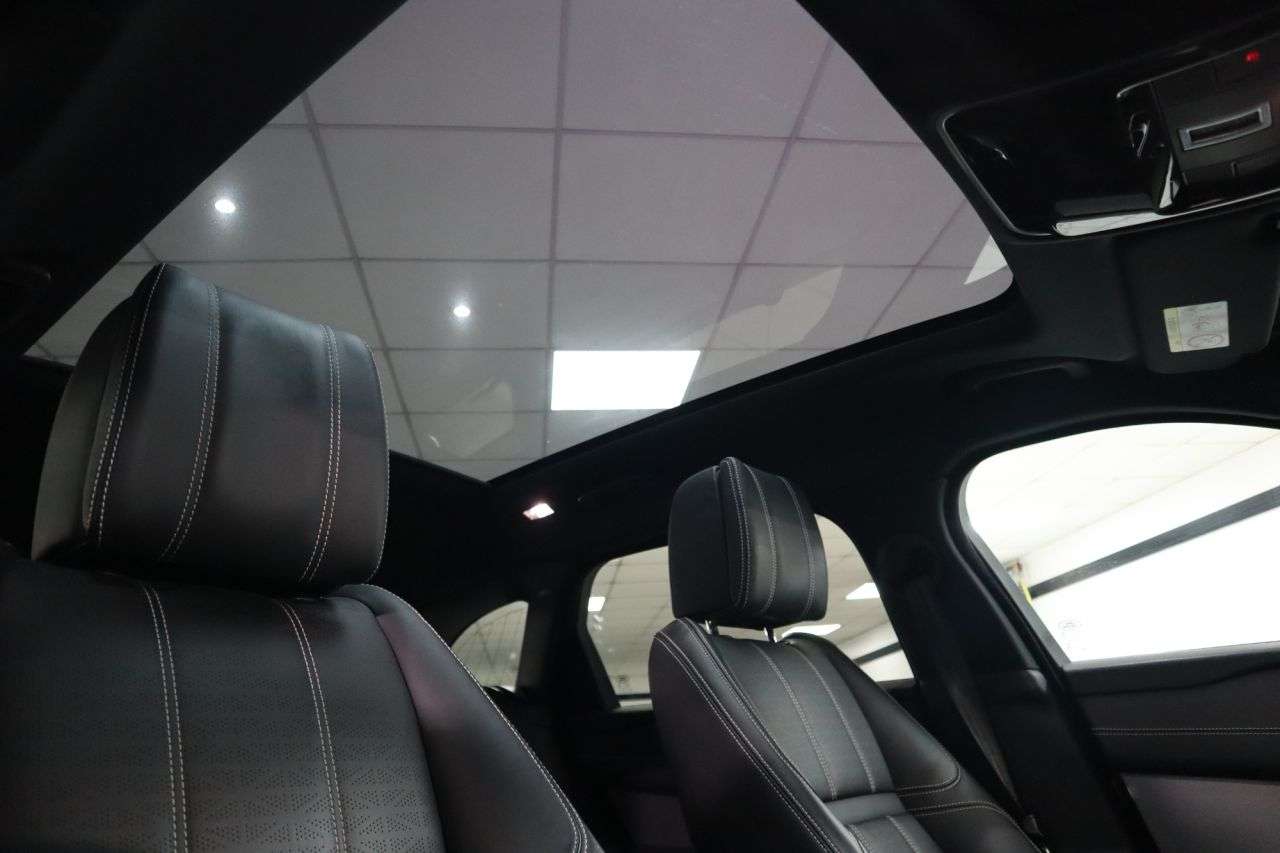 A 2019 LAND ROVER RANGE ROVER VELAR 3.0 D300 R-Dynamic HSE SUV 5dr Diesel Auto 4WD Euro 6 (s/s) (300 ps) LAND R A 2019 LAND ROVER RANGE ROVER VELAR 3.0 D300 R-Dynamic HSE SUV 5dr Diesel Auto 4WD Euro 6 (s/s) (300 ps) LAND R