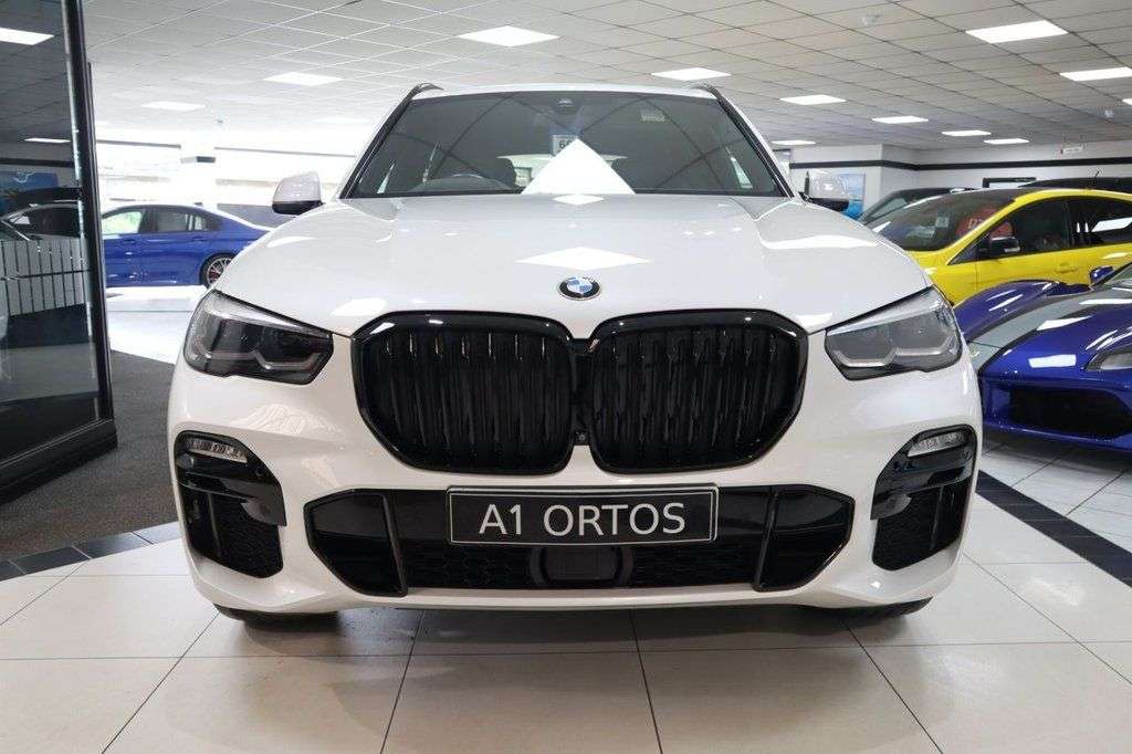 A 2020 BMW X5 3.0 45e 24kWh M Sport SUV 5dr Petrol Plug-in Hybrid Auto xDrive Euro 6 (s/s A 2020 BMW X5 3.0 45e 24kWh M Sport SUV 5dr Petrol Plug-in Hybrid Auto xDrive Euro 6 (s/s