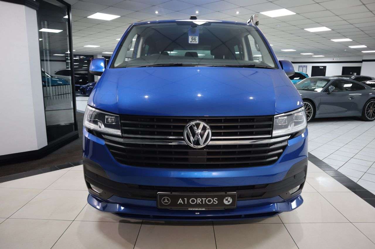 A 2020 VOLKSWAGEN TRANSPORTER 2.0 TDI T32 Highline Kombi Double Cab 5dr Diesel Manual FWD SWB Euro 6 (s/s A 2020 VOLKSWAGEN TRANSPORTER 2.0 TDI T32 Highline Kombi Double Cab 5dr Diesel Manual FWD SWB Euro 6 (s/s