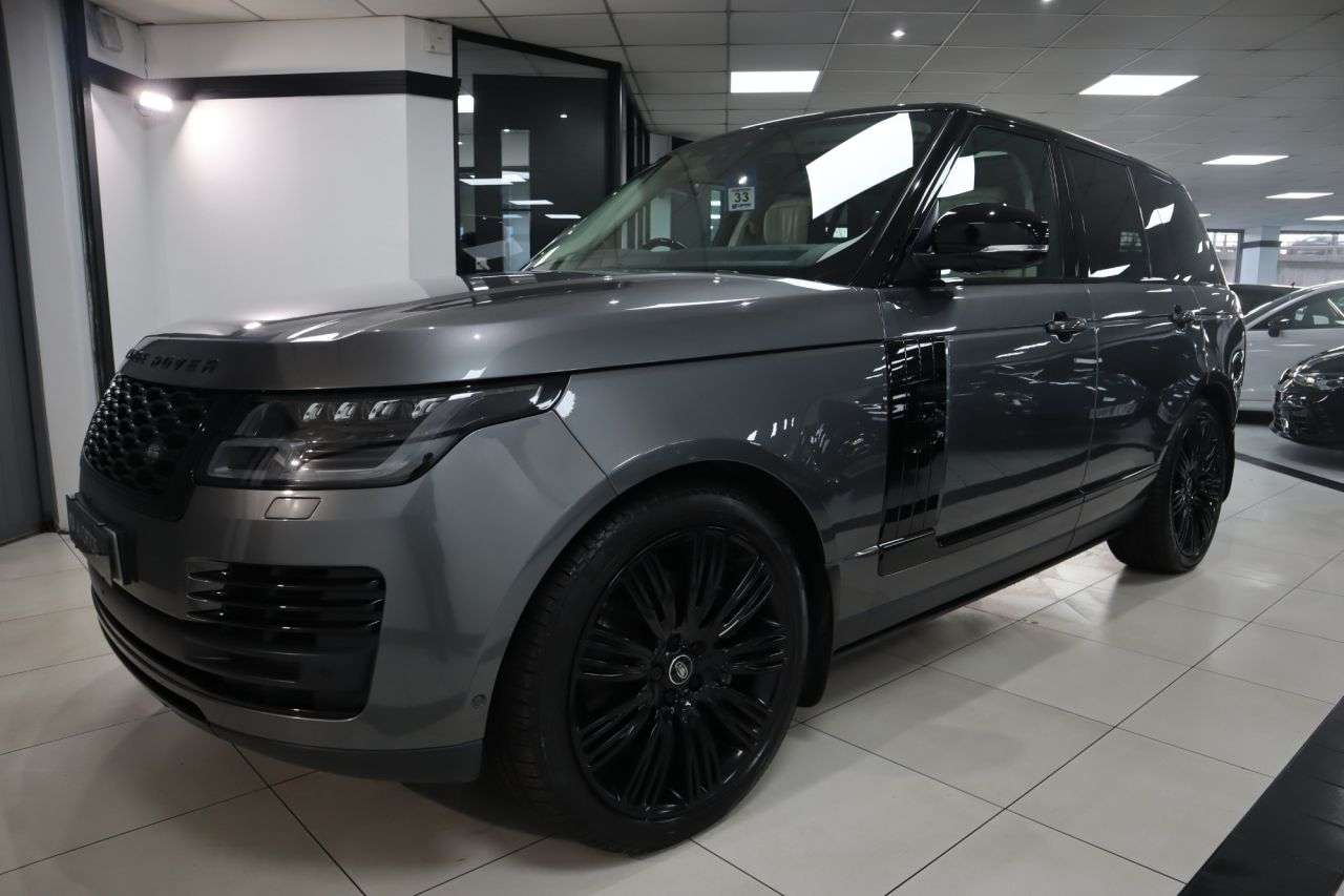 A 2018 LAND ROVER RANGE ROVER 4.4 SD V8 Autobiography SUV 5dr Diesel Auto 4WD Euro 6 (s/s) (339 ps) 11 ST A 2018 LAND ROVER RANGE ROVER 4.4 SD V8 Autobiography SUV 5dr Diesel Auto 4WD Euro 6 (s/s) (339 ps) 11 ST
