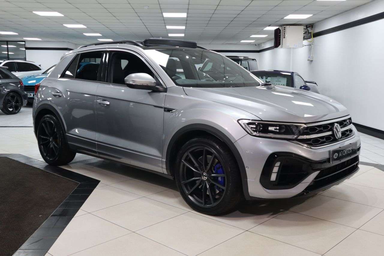 A 2023 VOLKSWAGEN T-ROC 2.0 TSI R SUV 5dr Petrol DSG 4Motion Euro 6 (s/s) (300 ps) FULL VOLKSWAGEN A 2023 VOLKSWAGEN T-ROC 2.0 TSI R SUV 5dr Petrol DSG 4Motion Euro 6 (s/s) (300 ps) FULL VOLKSWAGEN