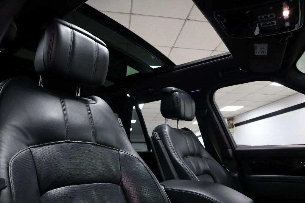 A 2018 LAND ROVER RANGE ROVER 3.0 SD V6 Autobiography SUV 5dr Diesel Auto 4WD Euro 6 (s/s) FULL HISTORY I A 2018 LAND ROVER RANGE ROVER 3.0 SD V6 Autobiography SUV 5dr Diesel Auto 4WD Euro 6 (s/s) FULL HISTORY I