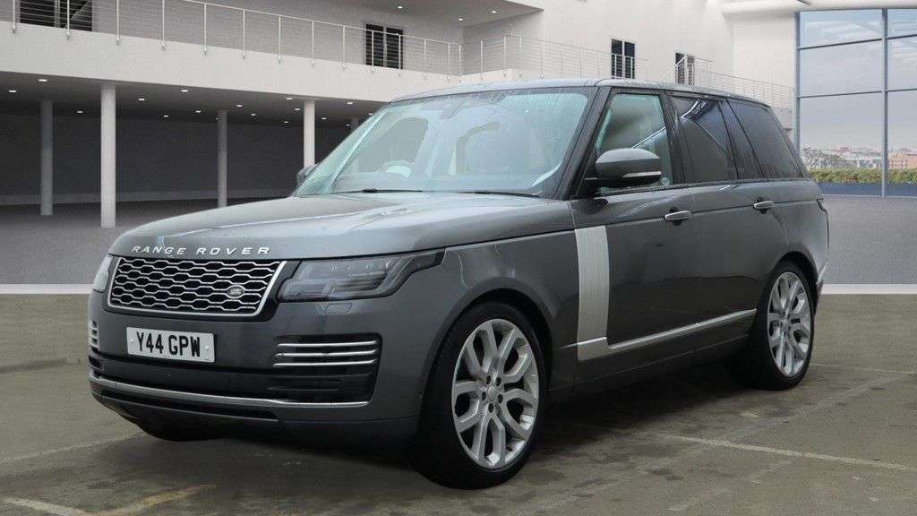 A 2018 LAND ROVER RANGE ROVER 3.0 SD V6 Autobiography SUV 5dr Diesel Auto 4WD Euro 6 (s/s) FULL HISTORY I A 2018 LAND ROVER RANGE ROVER 3.0 SD V6 Autobiography SUV 5dr Diesel Auto 4WD Euro 6 (s/s) FULL HISTORY I