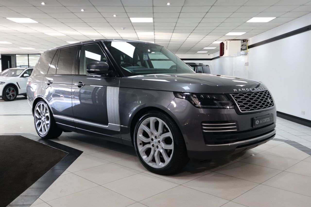 A 2018 LAND ROVER RANGE ROVER 3.0 SD V6 Autobiography SUV 5dr Diesel Auto 4WD Euro 6 (s/s) FULL HISTORY I A 2018 LAND ROVER RANGE ROVER 3.0 SD V6 Autobiography SUV 5dr Diesel Auto 4WD Euro 6 (s/s) FULL HISTORY I