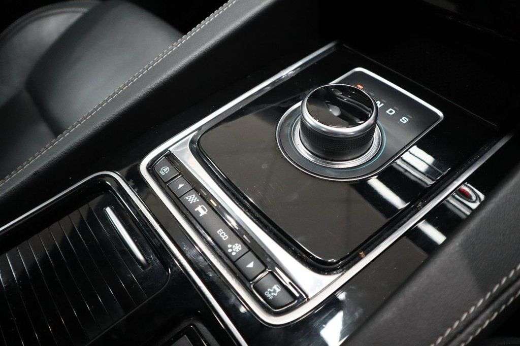 2019 JAGUAR F-PACE 2019 JAGUAR F-PACE