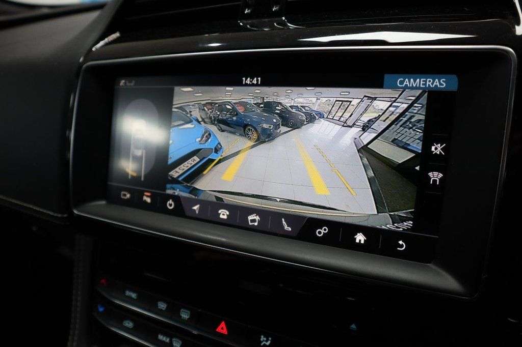 2019 JAGUAR F-PACE 2019 JAGUAR F-PACE