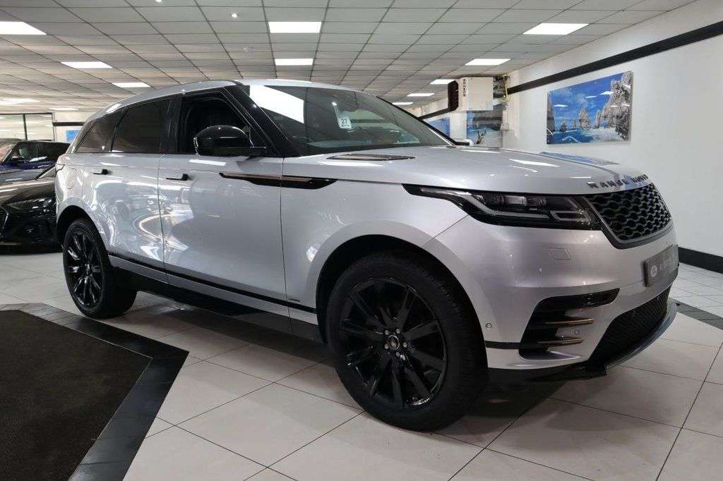 A 2019 LAND ROVER RANGE ROVER VELAR 2.0 D240 R-Dynamic HSE SUV 5dr Diesel Auto 4WD Euro 6 (s/s) (240 ps) ABSOLU A 2019 LAND ROVER RANGE ROVER VELAR 2.0 D240 R-Dynamic HSE SUV 5dr Diesel Auto 4WD Euro 6 (s/s) (240 ps) ABSOLU