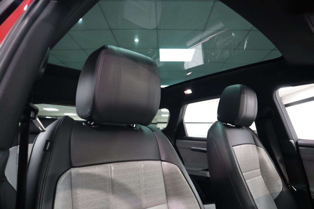 A 2020 LAND ROVER RANGE ROVER EVOQUE R-DYNAMIC HSE A 2020 LAND ROVER RANGE ROVER EVOQUE R-DYNAMIC HSE