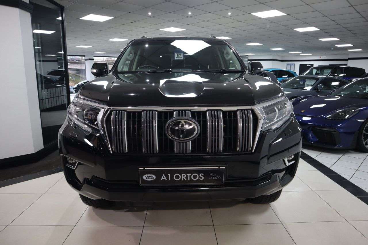 A 2019 TOYOTA LAND CRUISER 2.8D Icon SUV 5dr Diesel Auto 4WD Euro 6 (7 Seat) (177 ps) 1 FORMER KEEPER A 2019 TOYOTA LAND CRUISER 2.8D Icon SUV 5dr Diesel Auto 4WD Euro 6 (7 Seat) (177 ps) 1 FORMER KEEPER