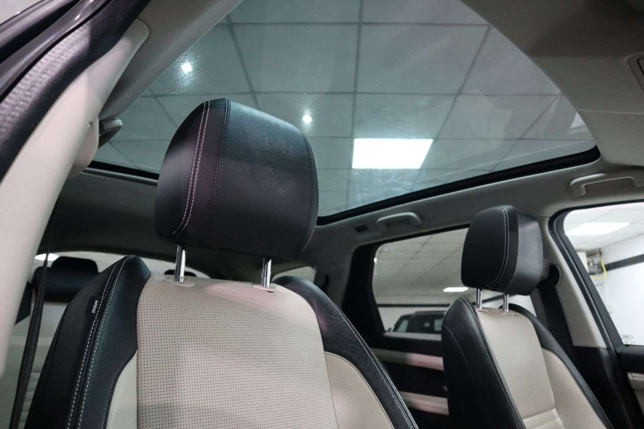 A 2019 LAND ROVER DISCOVERY SPORT 2.0 D240 MHEV R-Dynamic SE SUV 5dr Diesel Auto 4WD Euro 6 (s/s) (240 ps) ST A 2019 LAND ROVER DISCOVERY SPORT 2.0 D240 MHEV R-Dynamic SE SUV 5dr Diesel Auto 4WD Euro 6 (s/s) (240 ps) ST