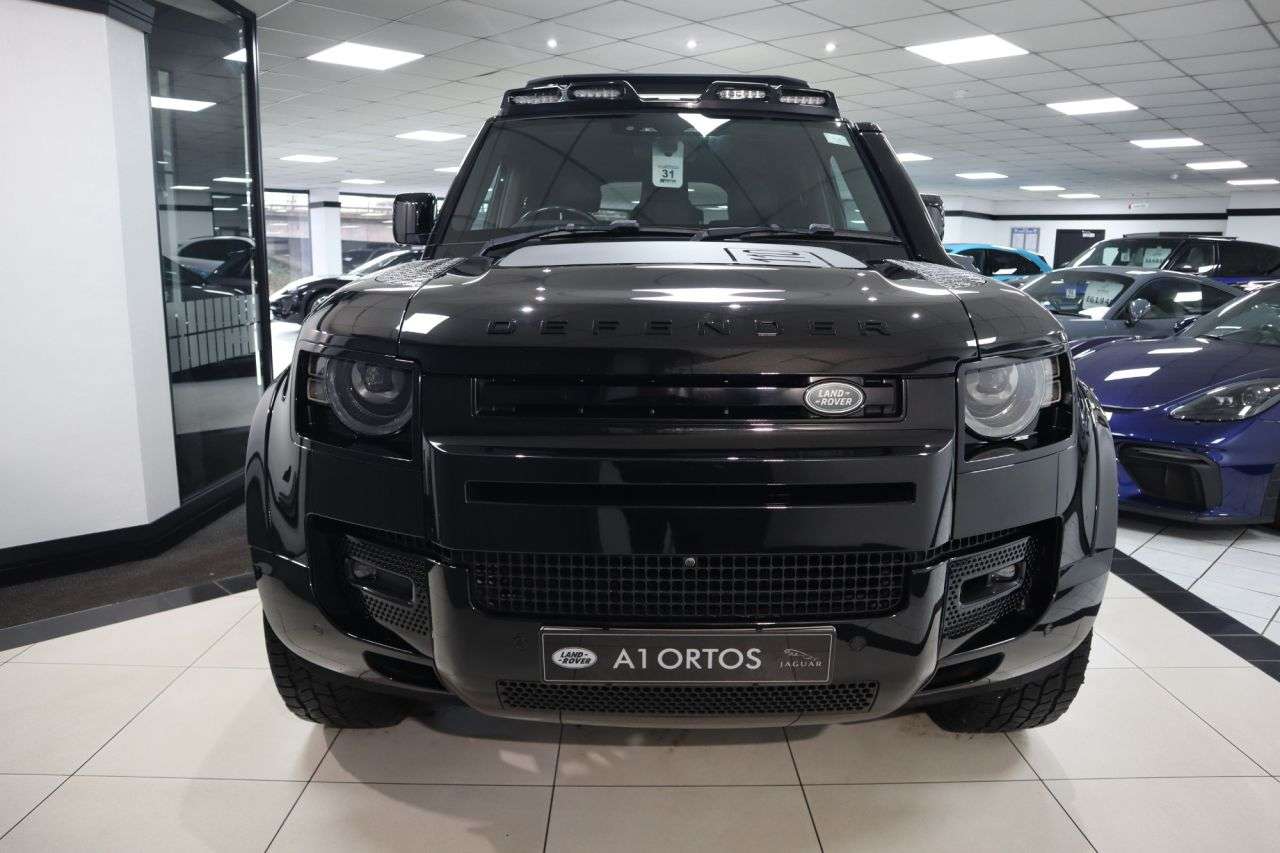 A 2022 LAND ROVER DEFENDER 3.0 D250 MHEV SE Hard Top SUV 5dr Diesel Auto 4WD MWB Euro 6 (s/s) (250 ps) A 2022 LAND ROVER DEFENDER 3.0 D250 MHEV SE Hard Top SUV 5dr Diesel Auto 4WD MWB Euro 6 (s/s) (250 ps)