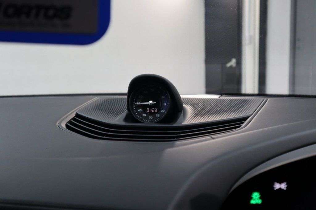 2023 PORSCHE TAYCAN 2023 PORSCHE TAYCAN