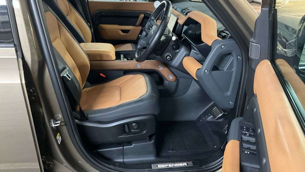 A 2023 LAND ROVER DEFENDER 3.0 D300 MHEV X SUV 5dr Diesel Auto 4WD Euro 6 (s/s) (300 ps) FULL LAND ROV A 2023 LAND ROVER DEFENDER 3.0 D300 MHEV X SUV 5dr Diesel Auto 4WD Euro 6 (s/s) (300 ps) FULL LAND ROV