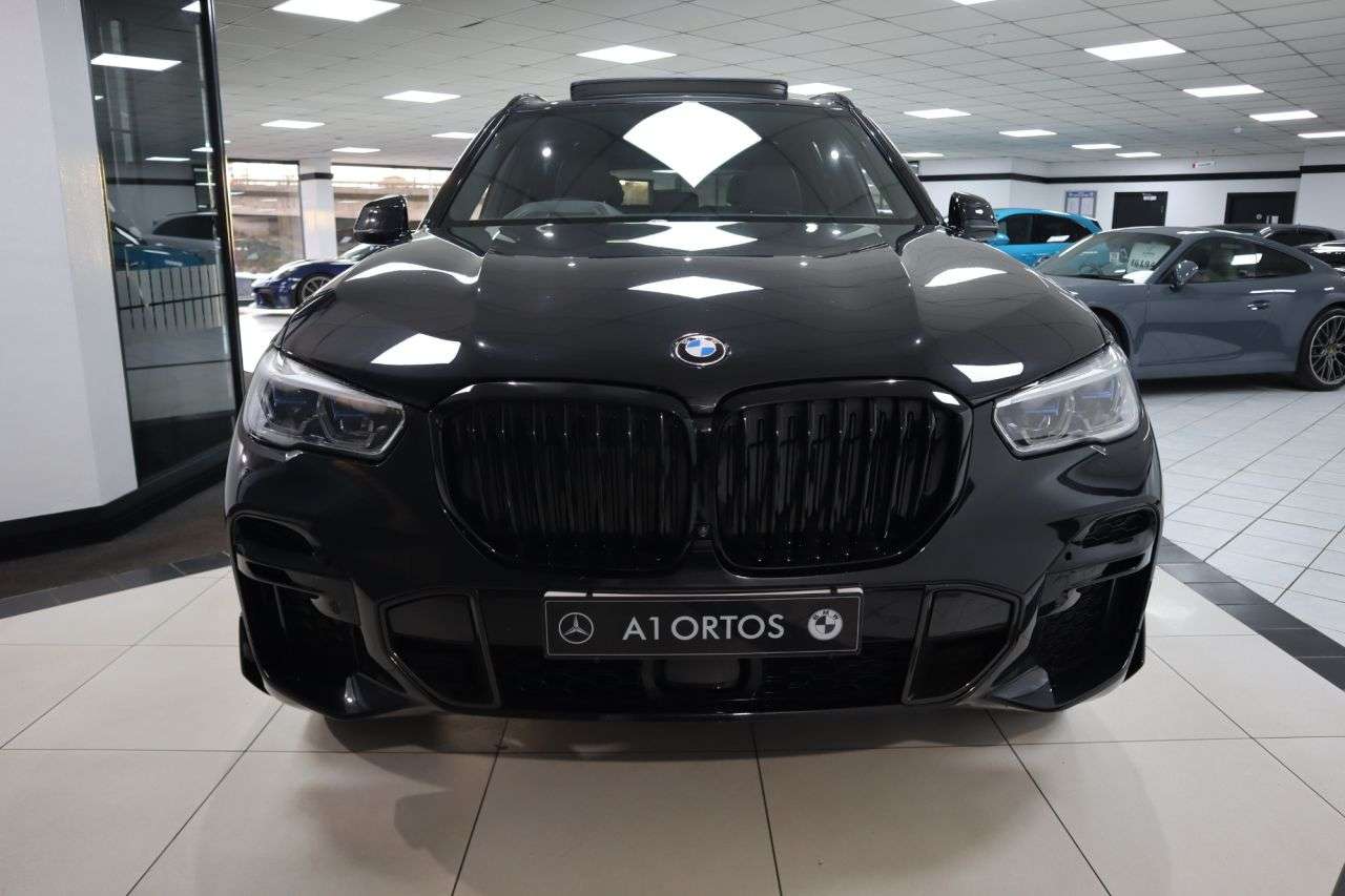 A 2022 BMW X5 3.0 40d MHT M Sport (7 Seats) SUV 5dr Diesel Hybrid Auto xDrive Euro 6 (s/s A 2022 BMW X5 3.0 40d MHT M Sport (7 Seats) SUV 5dr Diesel Hybrid Auto xDrive Euro 6 (s/s
