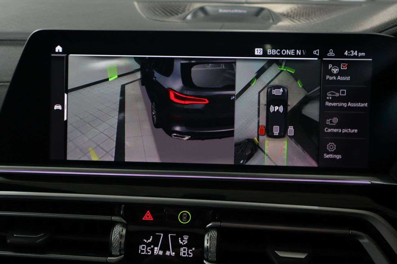 A 2022 BMW X5 3.0 40d MHT M Sport (7 Seats) SUV 5dr Diesel Hybrid Auto xDrive Euro 6 (s/s A 2022 BMW X5 3.0 40d MHT M Sport (7 Seats) SUV 5dr Diesel Hybrid Auto xDrive Euro 6 (s/s