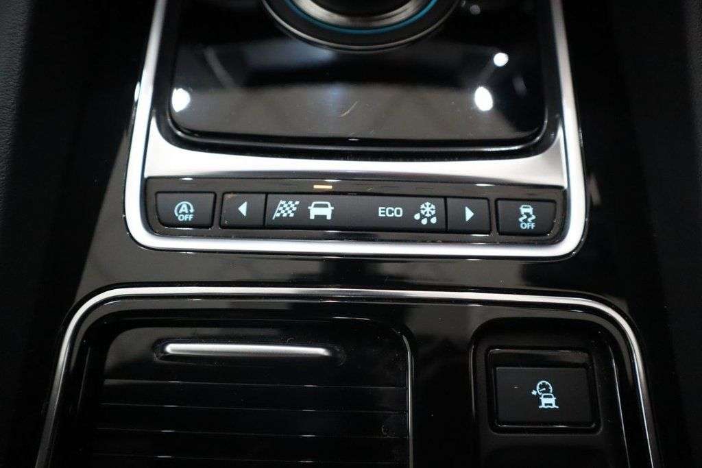 2019 JAGUAR F-PACE 2019 JAGUAR F-PACE