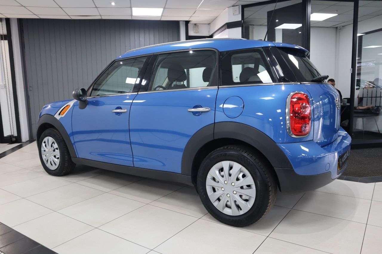 A 2012 MINI COUNTRYMAN 1.6 One SUV 5dr Petrol Manual Euro 5 (s/s) (98 ps) TRADE SALE 1 FORMER KEEP A 2012 MINI COUNTRYMAN 1.6 One SUV 5dr Petrol Manual Euro 5 (s/s) (98 ps) TRADE SALE 1 FORMER KEEP