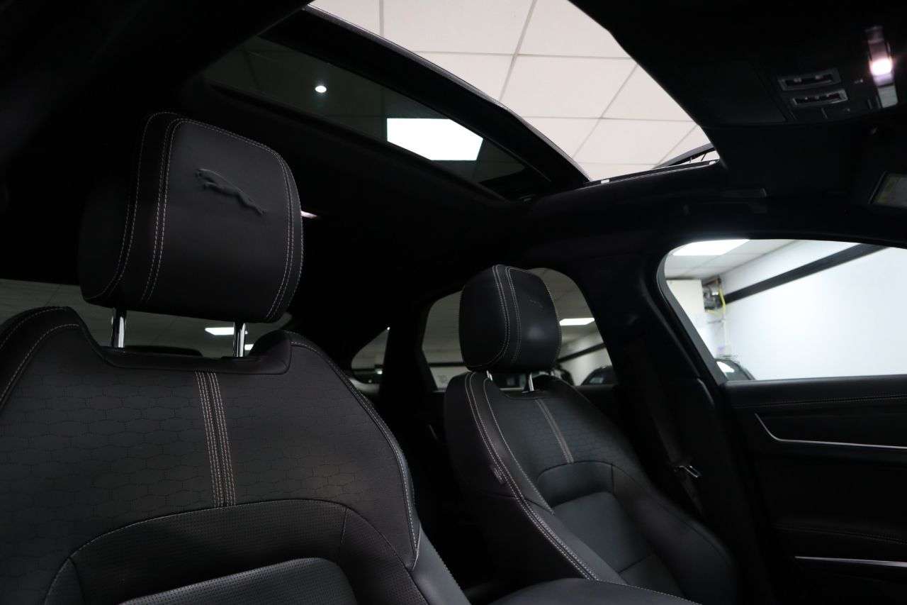 A 2023 JAGUAR XF 2.0 D200 MHEV R-Dynamic HSE Saloon 4dr Diesel Auto Euro 6 (s/s) (204 ps) IN A 2023 JAGUAR XF 2.0 D200 MHEV R-Dynamic HSE Saloon 4dr Diesel Auto Euro 6 (s/s) (204 ps) IN