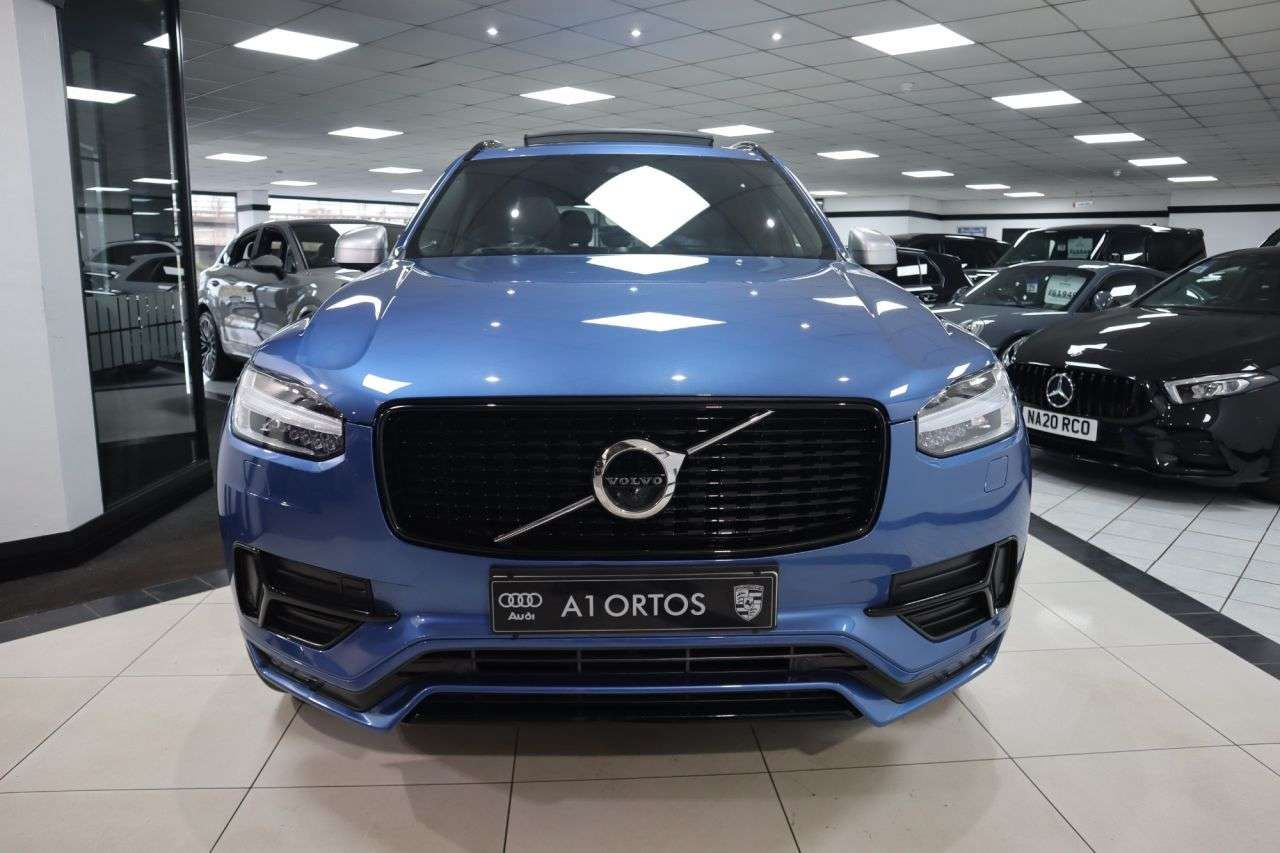 A 2019 VOLVO XC90 2.0 D5 PowerPulse R-Design Pro SUV 5dr Diesel Auto 4WD Euro 6 (s/s) (235 ps A 2019 VOLVO XC90 2.0 D5 PowerPulse R-Design Pro SUV 5dr Diesel Auto 4WD Euro 6 (s/s) (235 ps