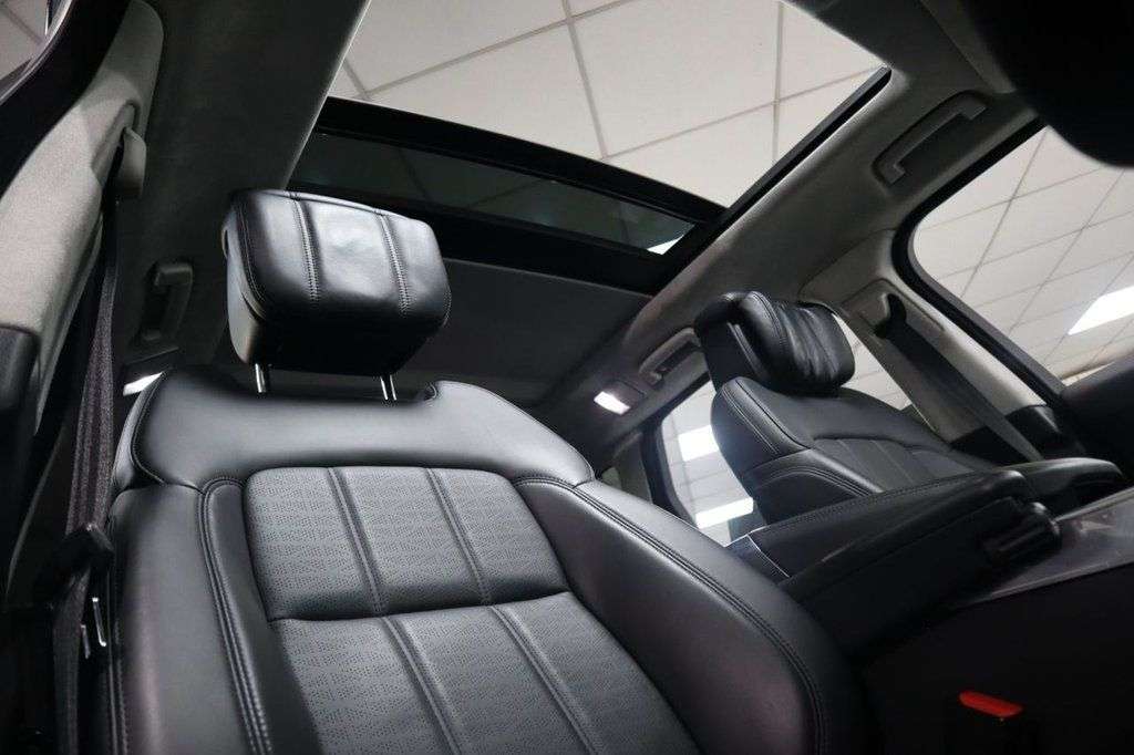 A 2020 LAND ROVER RANGE ROVER SPORT 3.0 SD V6 Autobiography Dynamic SUV 5dr Diesel Auto 4WD Euro 6 (s/s) (306 p A 2020 LAND ROVER RANGE ROVER SPORT 3.0 SD V6 Autobiography Dynamic SUV 5dr Diesel Auto 4WD Euro 6 (s/s) (306 p