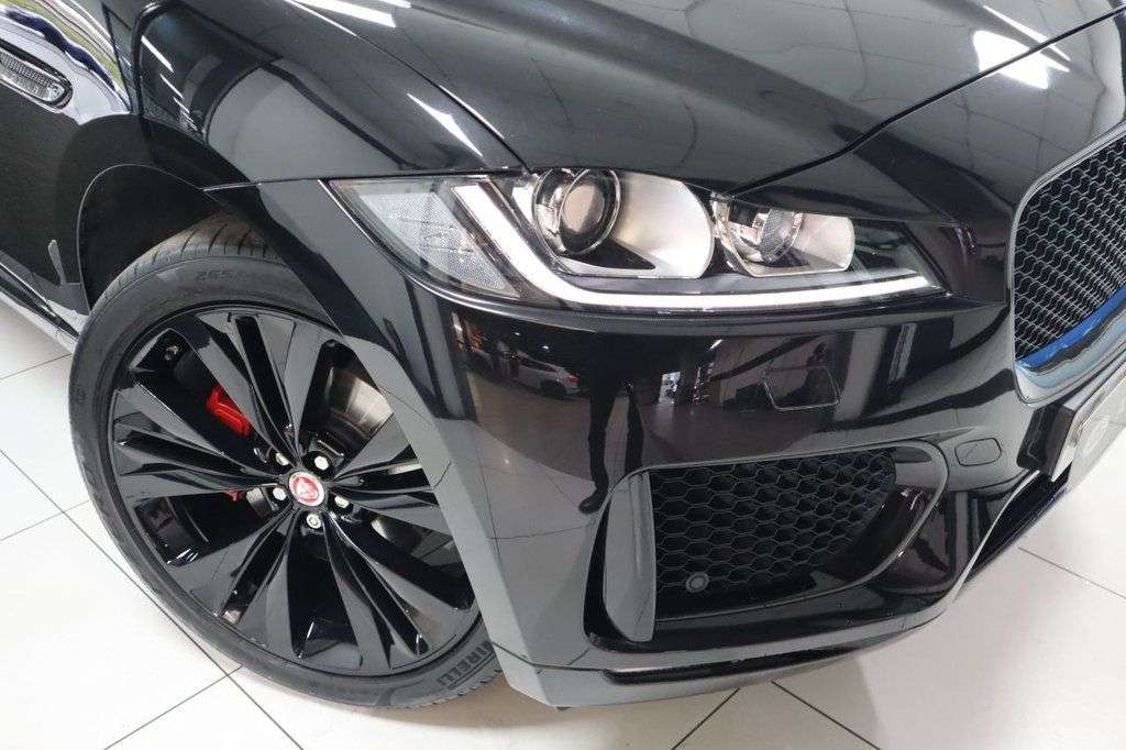2017 JAGUAR F-PACE 2017 JAGUAR F-PACE