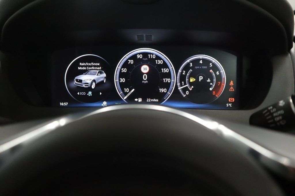 2017 JAGUAR F-PACE 2017 JAGUAR F-PACE