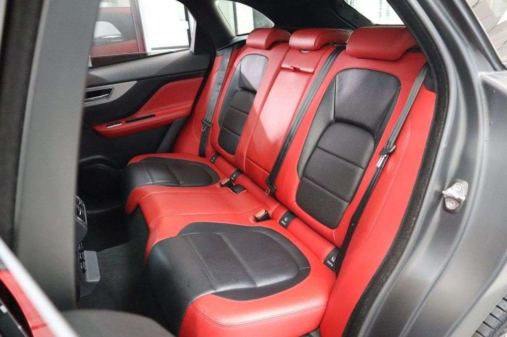 2017 JAGUAR F-PACE 2017 JAGUAR F-PACE