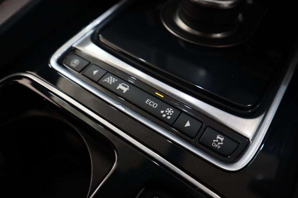 2017 JAGUAR F-PACE 2017 JAGUAR F-PACE