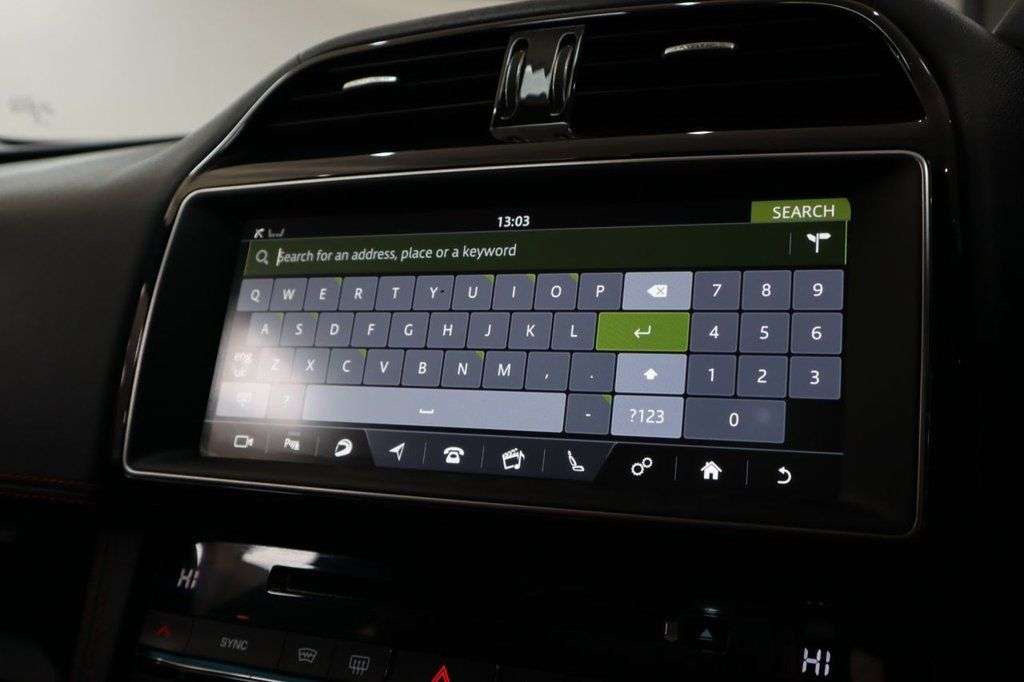 2017 JAGUAR F-PACE 2017 JAGUAR F-PACE