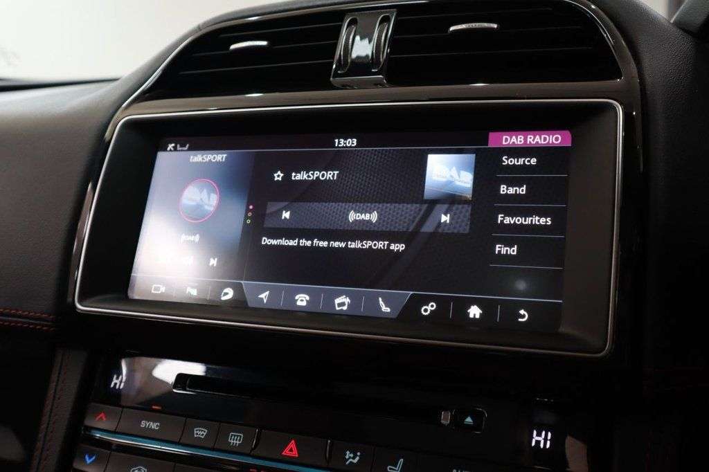 2017 JAGUAR F-PACE 2017 JAGUAR F-PACE