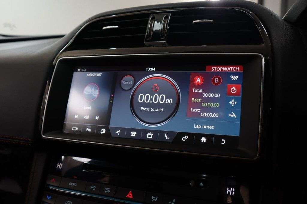 2017 JAGUAR F-PACE 2017 JAGUAR F-PACE