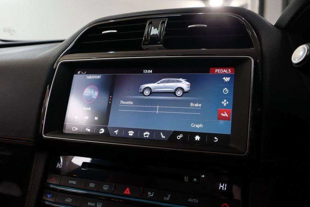 2017 JAGUAR F-PACE 2017 JAGUAR F-PACE