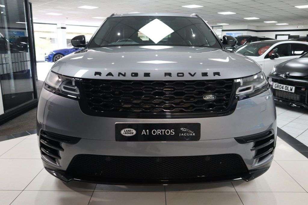 A 2020 LAND ROVER RANGE ROVER VELAR 2.0 D180 R-Dynamic SE SUV 5dr Diesel Auto 4WD Euro 6 (s/s) (180 ps) 1 FORME A 2020 LAND ROVER RANGE ROVER VELAR 2.0 D180 R-Dynamic SE SUV 5dr Diesel Auto 4WD Euro 6 (s/s) (180 ps) 1 FORME