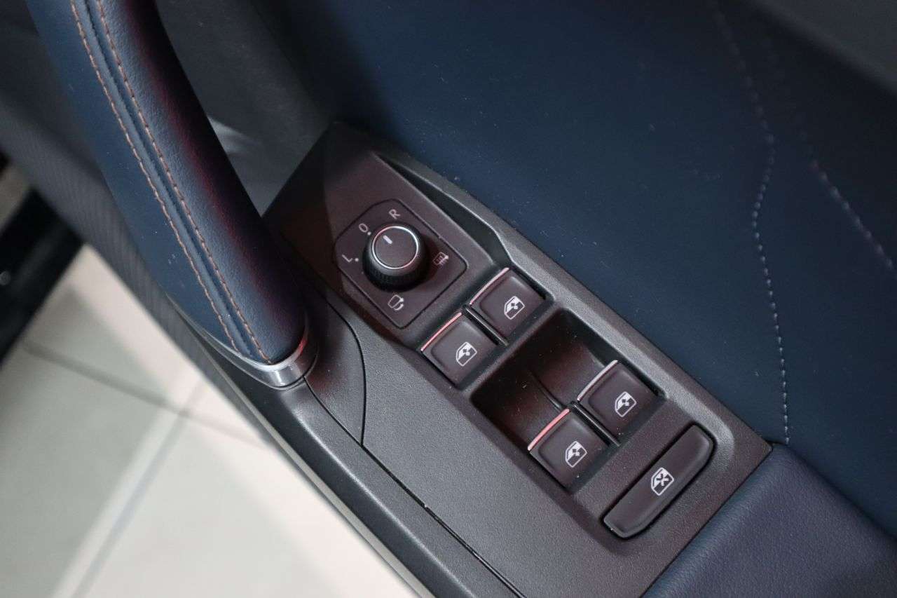 2021 CUPRA LEON 2021 CUPRA LEON