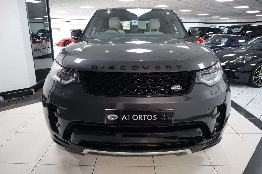 A 2020 LAND ROVER DISCOVERY 3.0 SD V6 HSE SUV 5dr Diesel Auto 4WD Euro 6 (s/s) (306 ps) 1 FORMER KEEPER A 2020 LAND ROVER DISCOVERY 3.0 SD V6 HSE SUV 5dr Diesel Auto 4WD Euro 6 (s/s) (306 ps) 1 FORMER KEEPER
