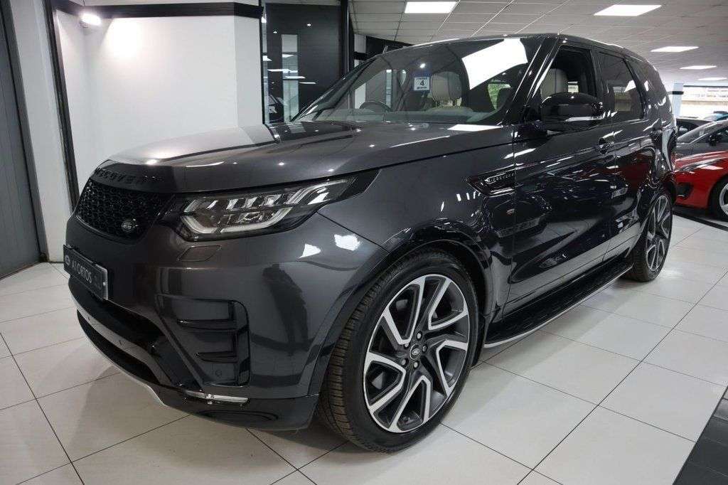 A 2020 LAND ROVER DISCOVERY 3.0 SD V6 HSE SUV 5dr Diesel Auto 4WD Euro 6 (s/s) (306 ps) 1 FORMER KEEPER A 2020 LAND ROVER DISCOVERY 3.0 SD V6 HSE SUV 5dr Diesel Auto 4WD Euro 6 (s/s) (306 ps) 1 FORMER KEEPER