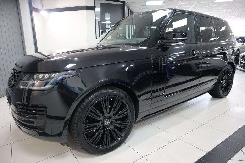 A 2018 LAND ROVER RANGE ROVER 3.0 TD V6 Autobiography SUV 5dr Diesel Auto 4WD Euro 6 (s/s) FULL LAND ROVE A 2018 LAND ROVER RANGE ROVER 3.0 TD V6 Autobiography SUV 5dr Diesel Auto 4WD Euro 6 (s/s) FULL LAND ROVE