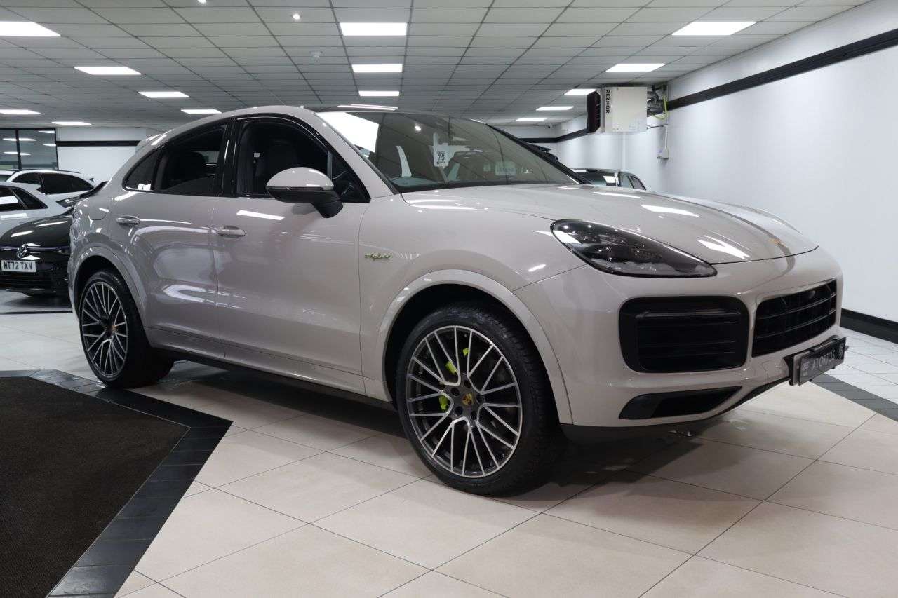A 2021 PORSCHE CAYENNE 3.0 V6 E-Hybrid 17.9kWh Coupe 5dr Petrol Plug-in Hybrid TiptronicS 4WD Euro A 2021 PORSCHE CAYENNE 3.0 V6 E-Hybrid 17.9kWh Coupe 5dr Petrol Plug-in Hybrid TiptronicS 4WD Euro