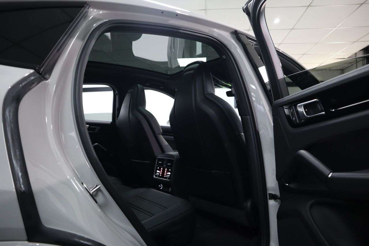 2021 PORSCHE CAYENNE 2021 PORSCHE CAYENNE