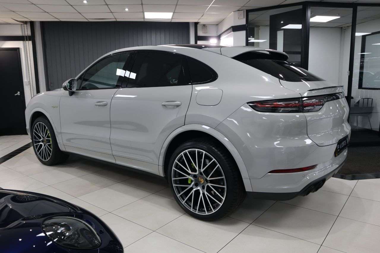 2021 PORSCHE CAYENNE 2021 PORSCHE CAYENNE
