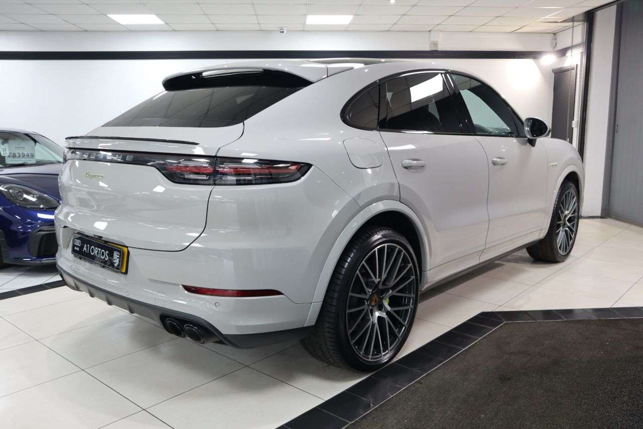 2021 PORSCHE CAYENNE 2021 PORSCHE CAYENNE