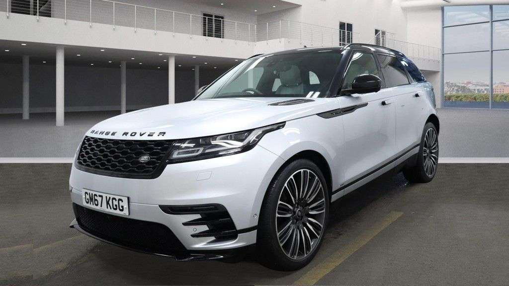 A 2017 LAND ROVER RANGE ROVER VELAR 3.0 Si6 V6 R-Dynamic HSE SUV 5dr Petrol Auto 4WD Euro 6 (s/s) (380 ps) VERY A 2017 LAND ROVER RANGE ROVER VELAR 3.0 Si6 V6 R-Dynamic HSE SUV 5dr Petrol Auto 4WD Euro 6 (s/s) (380 ps) VERY