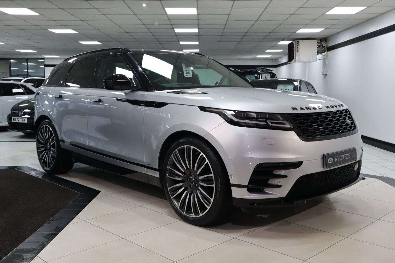 A 2017 LAND ROVER RANGE ROVER VELAR 3.0 Si6 V6 R-Dynamic HSE SUV 5dr Petrol Auto 4WD Euro 6 (s/s) (380 ps) VERY A 2017 LAND ROVER RANGE ROVER VELAR 3.0 Si6 V6 R-Dynamic HSE SUV 5dr Petrol Auto 4WD Euro 6 (s/s) (380 ps) VERY