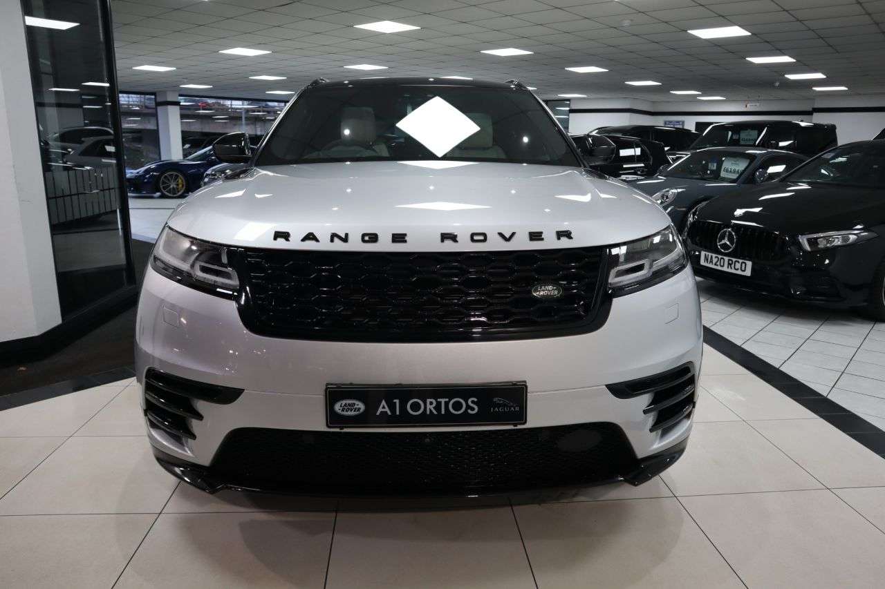 A 2017 LAND ROVER RANGE ROVER VELAR 3.0 Si6 V6 R-Dynamic HSE SUV 5dr Petrol Auto 4WD Euro 6 (s/s) (380 ps) VERY A 2017 LAND ROVER RANGE ROVER VELAR 3.0 Si6 V6 R-Dynamic HSE SUV 5dr Petrol Auto 4WD Euro 6 (s/s) (380 ps) VERY