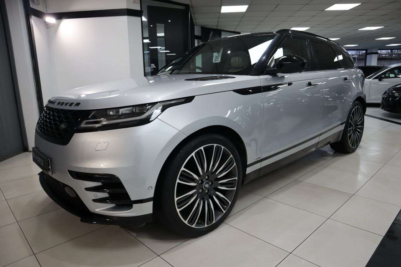 A 2017 LAND ROVER RANGE ROVER VELAR 3.0 Si6 V6 R-Dynamic HSE SUV 5dr Petrol Auto 4WD Euro 6 (s/s) (380 ps) VERY A 2017 LAND ROVER RANGE ROVER VELAR 3.0 Si6 V6 R-Dynamic HSE SUV 5dr Petrol Auto 4WD Euro 6 (s/s) (380 ps) VERY