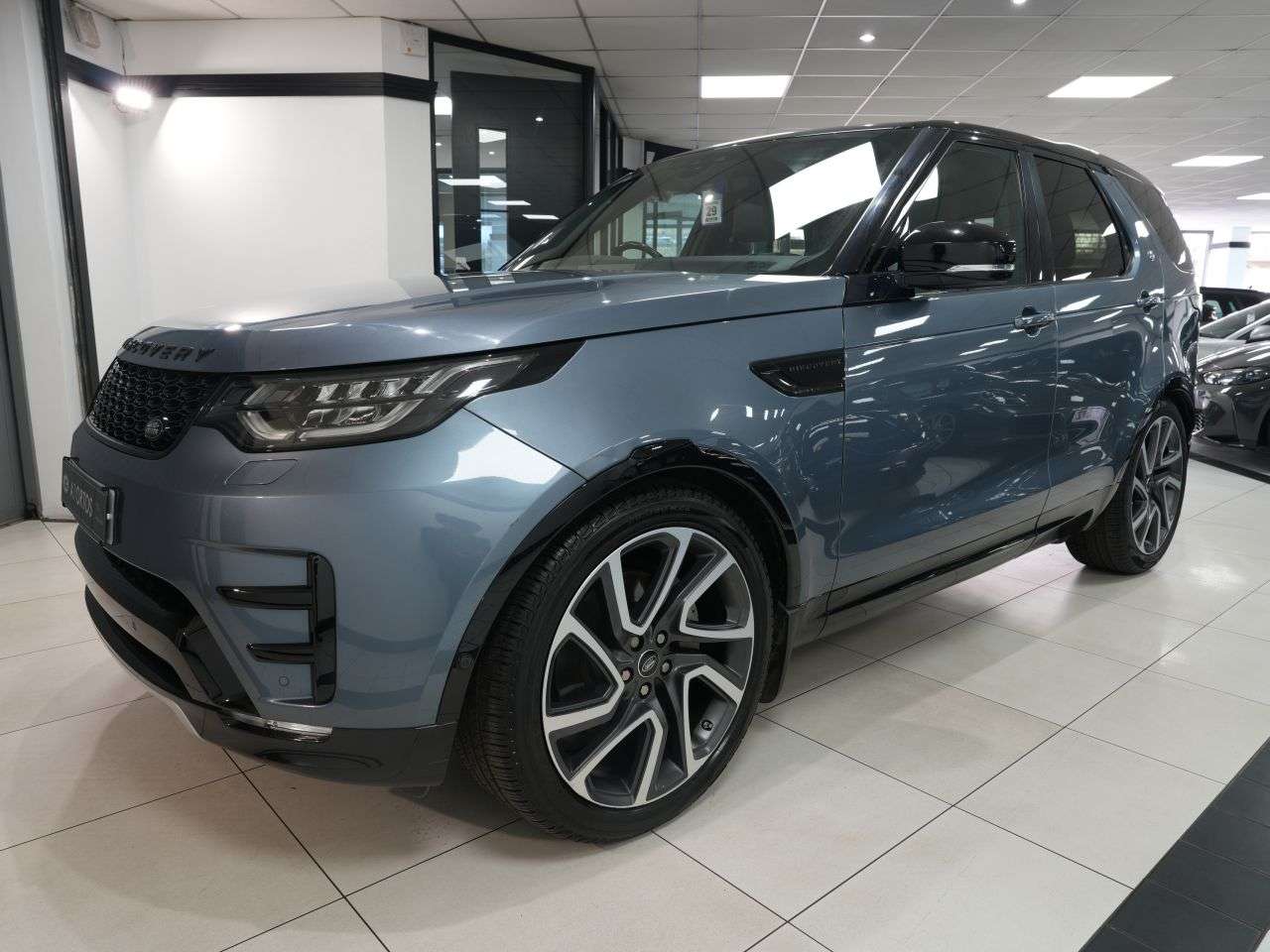 A 2020 LAND ROVER DISCOVERY 3.0 SD V6 HSE SUV 5dr Diesel Auto 4WD Euro 6 (s/s) (306 ps) STUNNING CONDIT A 2020 LAND ROVER DISCOVERY 3.0 SD V6 HSE SUV 5dr Diesel Auto 4WD Euro 6 (s/s) (306 ps) STUNNING CONDIT