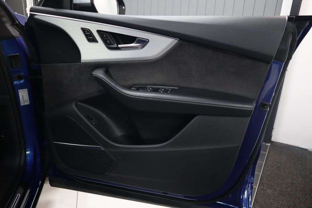 2020 AUDI SQ8 2020 AUDI SQ8