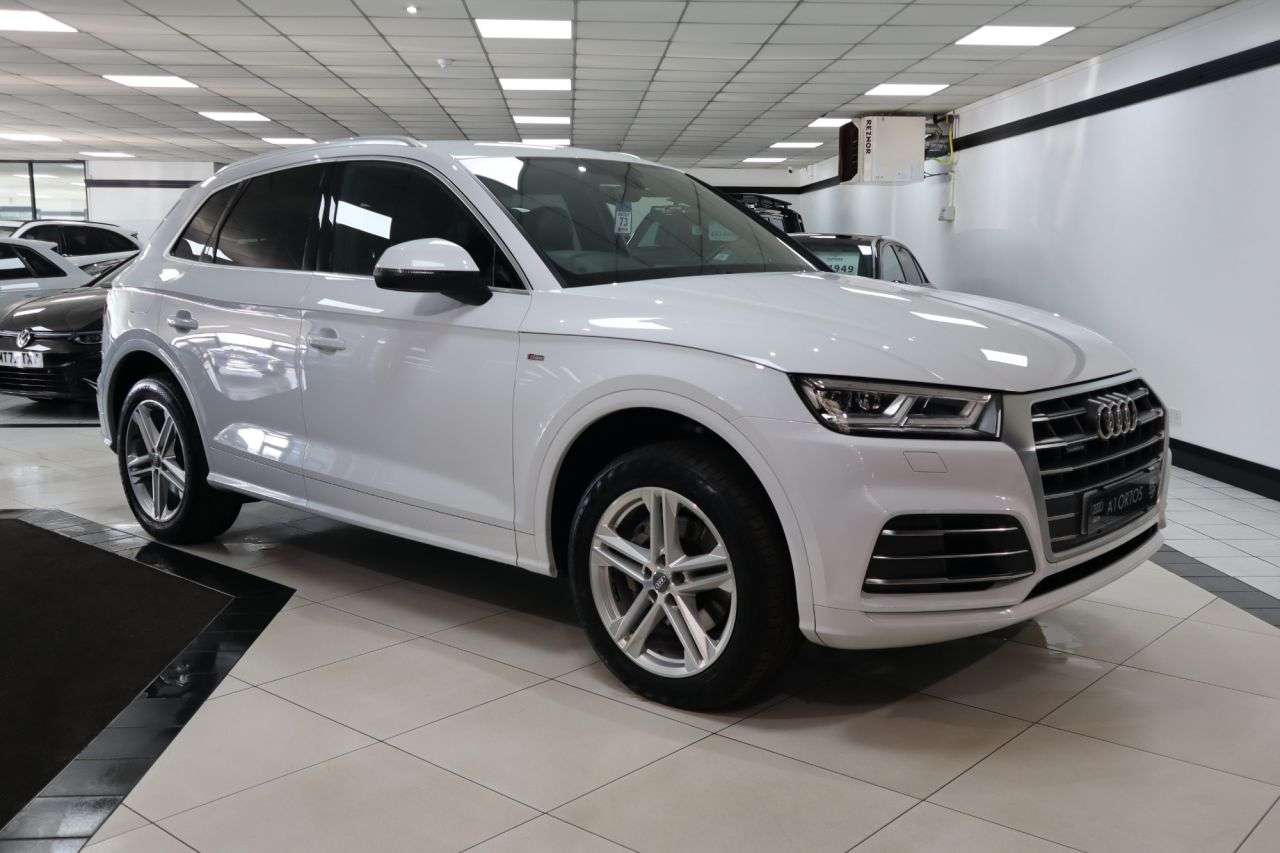 A 2018 AUDI Q5 2.0 TDI S line SUV 5dr Diesel S Tronic quattro Euro 6 (s/s) (190 ps) GENUIN A 2018 AUDI Q5 2.0 TDI S line SUV 5dr Diesel S Tronic quattro Euro 6 (s/s) (190 ps) GENUIN